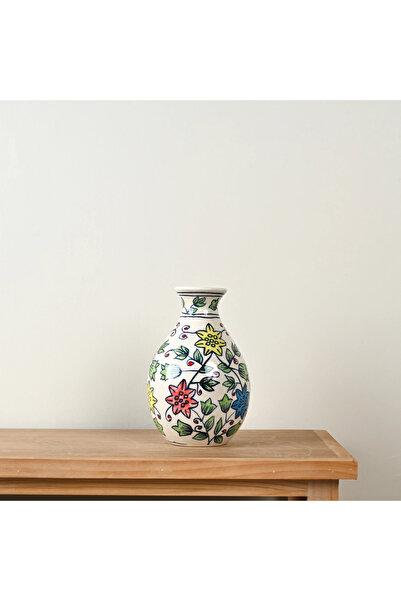 Zahr Ceramic vase with oriental patterns – elegant decorative design