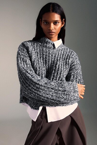 Bershka Burgu ipli dik yaka kazak