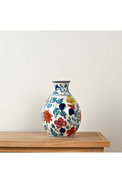 Zahr Ceramic vase with oriental patterns – elegant decorative design