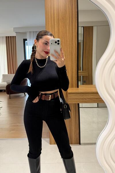 Gizem Ecemiş Niela Siyah Crop Body