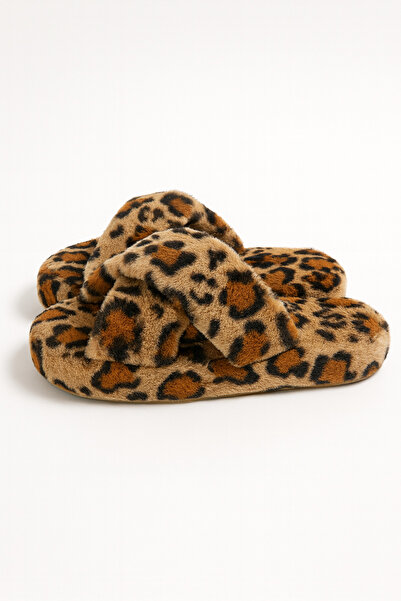 Beyond Women's Tan Leopard Cross-Strapped Furry House Slippers Byndcap01