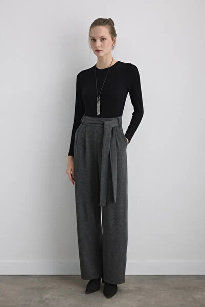 Gusto Beli Belted Viscose Jumpsuit - Black