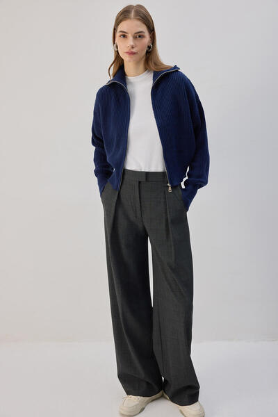 Touché Privé Zipped Wide Neck Tricot Cardigan