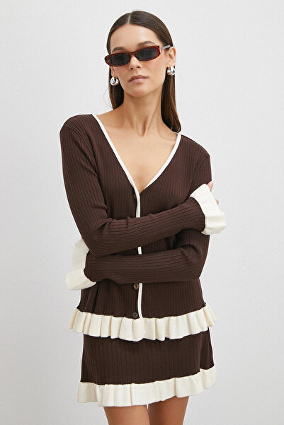 Never more Buttoned Skirt with Ruffled Skirt Knitwear Set Brown