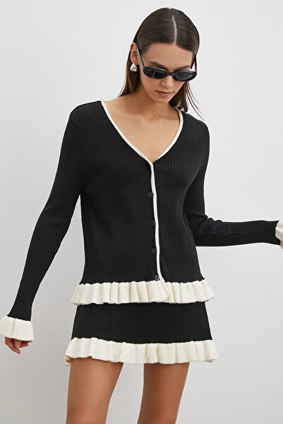 Never more Buttoned Skirt with Ruffled Skirt Knitwear Set Black