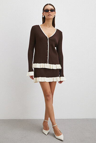 Never more Buttoned Skirt with Ruffled Skirt Knitwear Set Brown