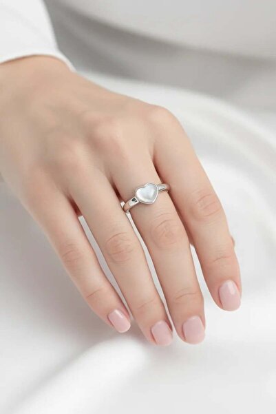 Clariss Pirinç Gümüş Renk Kalpli Kadın Yüzük