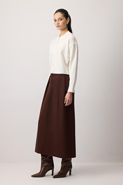 Touché Privé Buttoned Short Knit Cardigan