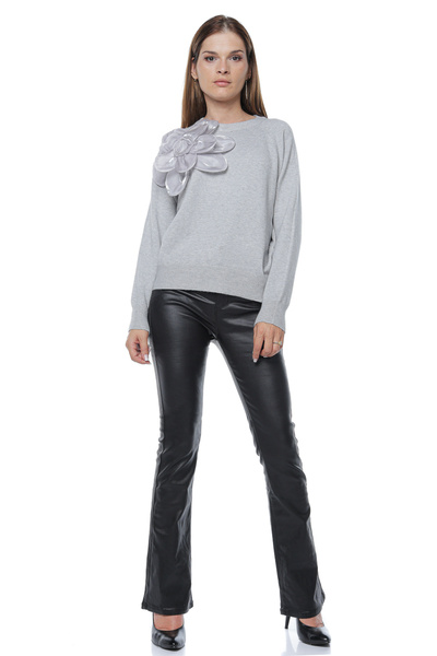 Jolenttine Flower Sweater, Gray