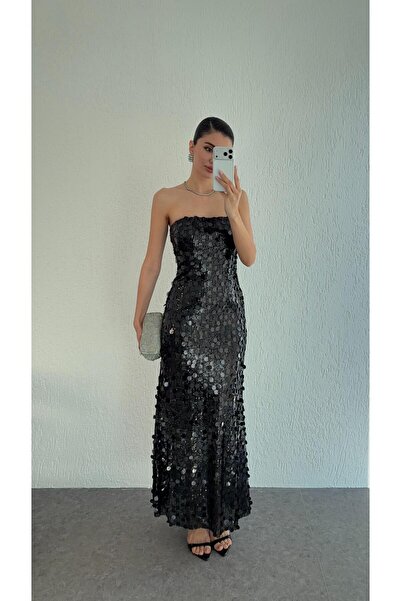 HAZELANNA فستان أسود بدون حمالات مزين بالترتر