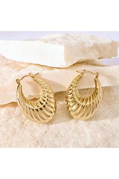 Rachel Silver أقراط فولاذية ذهبية اللون بتصميم عتيق