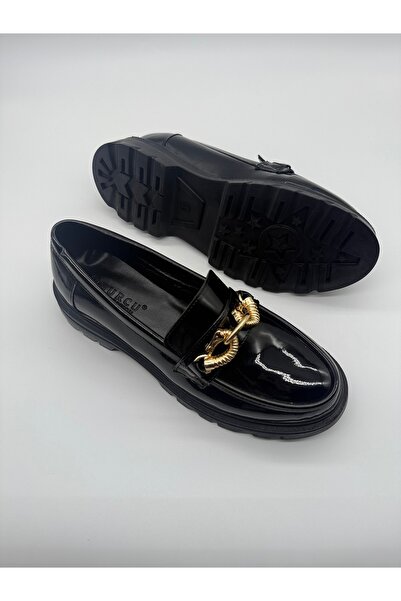 BURCU COLLECTİON Edna Thick Sole Gold Dragon Buckle Detail Black Patent Leather Loafer