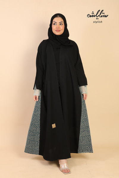 Stylish Classic abaya with lace wrap on the sleeves and side panels.