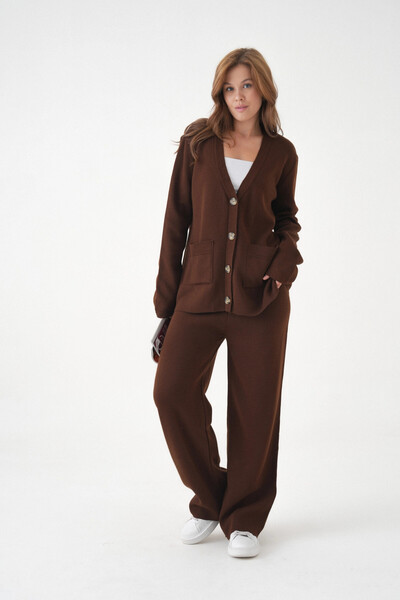 Park Karon Women's V-Neck Pocket Detail Button Closure Oversized Jacket Pants Two-Piece Knitwear Set