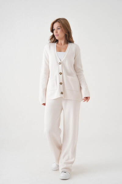 Park Karon Women's V-Neck Pocket Detail Button Closure Oversized Jacket Pants Two-Piece Knitwear Set