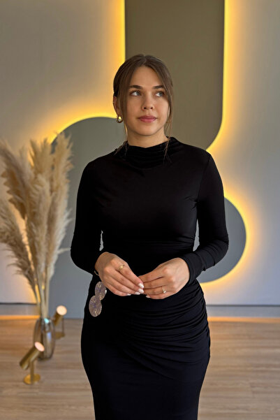 Aventien Stylish Black Maxi Dress with Gathered Accessory Detail