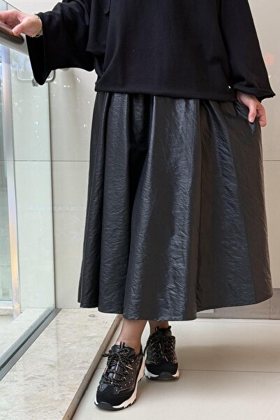 Ghisa Leather Look Skirt with Elastic Waist