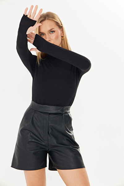 let s shine Half Fisherman's Finger Passing through Body