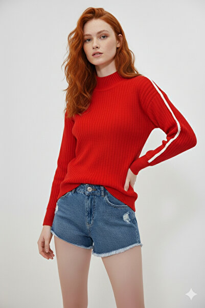 ikomteks Elegant Women's Knitwear Sweater with Stripe on the Sleeve