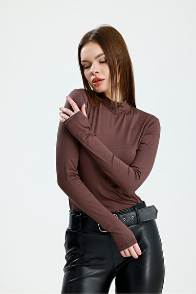 let s shine Half Fisherman's Finger Passing through Body