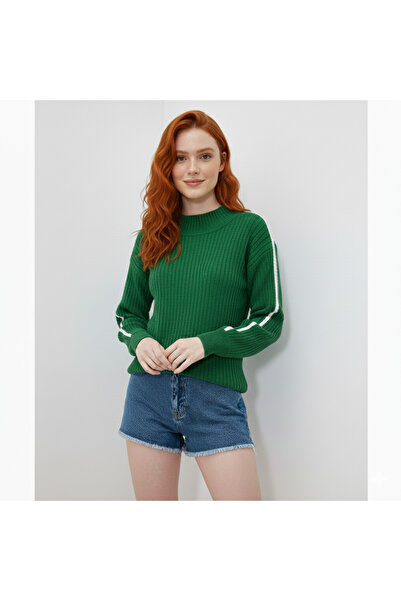 ikomteks Elegant Women's Knitwear Sweater with Stripe on the Sleeve