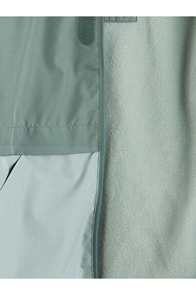 LC Waikiki Sa kapuljačom Vodoodbojni kaput za dečake