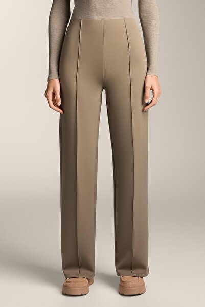 Oysho بنطلون مستقيم الساق بتأثير النيوبرين مع طيات