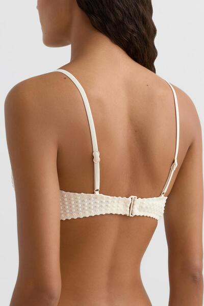 Oysho Üçgen tığ işi kabarcık bikini üstü