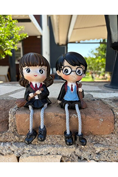 ebuuconcept تمثال زوجين لطيفان بساقين متأرجحتين بتصميم مدرسة السحرة - زينة مز...