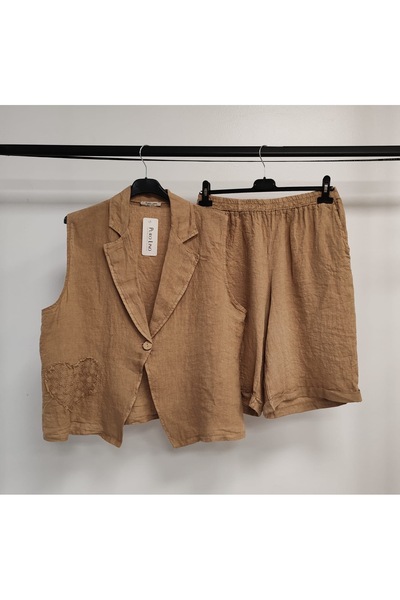 della moor Women's Camel Italian Linen Shorts & Jacket Set