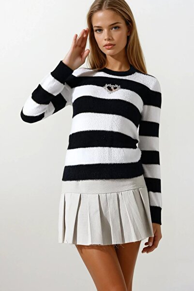 VAGGON Women's Black-White Heart Detailed Stone Embroidered Striped Knitwear Sweater Vs01646