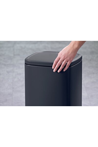 FACKELMANN LONDON 20L trash can, matte black, with pedal, for kitchen, office or bathroom