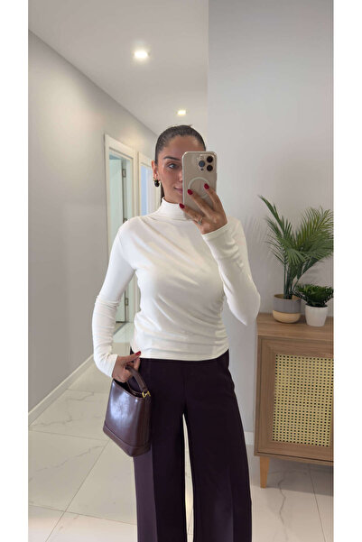BİRCANÇİL Veyon Ecru Turtleneck Gathered Blouse