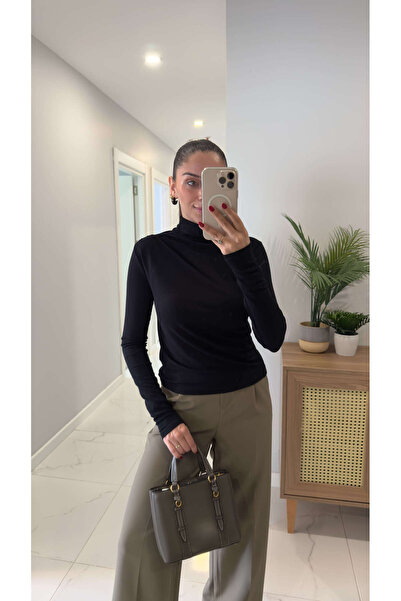 BİRCANÇİL Veyon Black Turtleneck Gathered Blouse