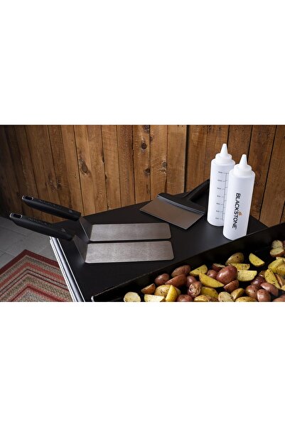Blackstone 5-Piece Professional Grill Tool Set (473ml bottle, 2 spoons, scraper, cookbook)