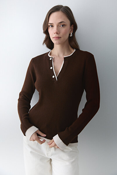 Laluvia Dark Cinnamon - Cream 2-Patch Buttoned Sweater - 251023