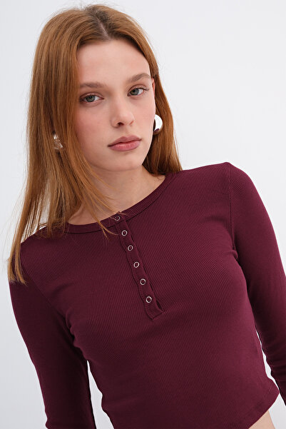 Addax Modal Blouse with Snap Buttons on the Collar B0419