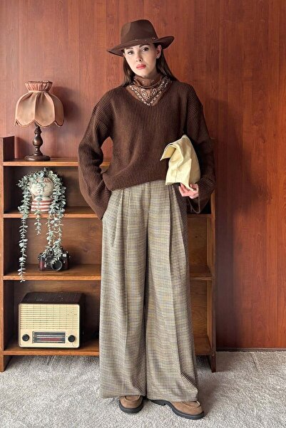 Ceylan Otantik Goose Feet Patterned Pleated Detail Palazzo Pants