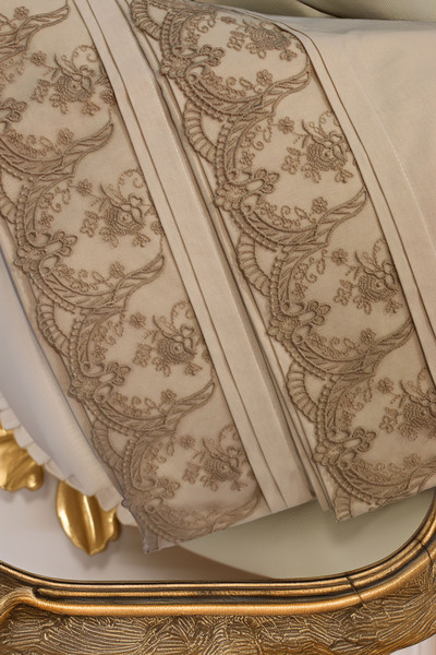 vipceyiz Lace Pillowcase