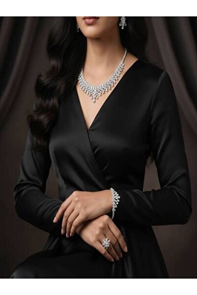 Generic 4-piece silver-colored zircon set with a luxurious box