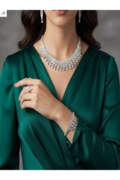 Generic 4-piece silver-colored zircon set with a luxurious box