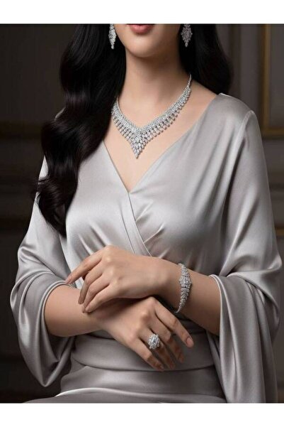 Generic 4-piece silver-colored zircon set with a luxurious box