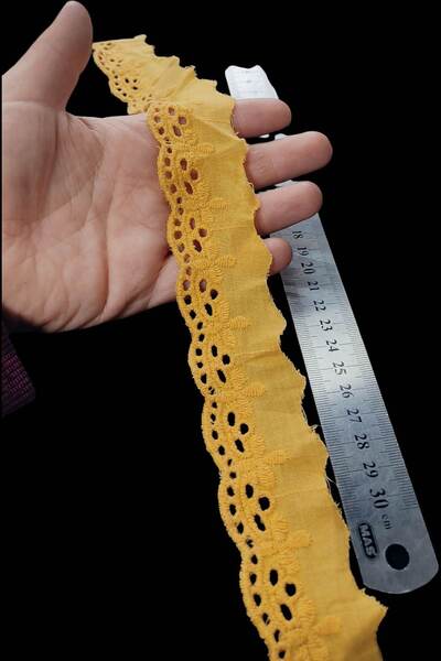 DUAYEN vual üzeri işleme hardal renk 1 metre klasik kenar