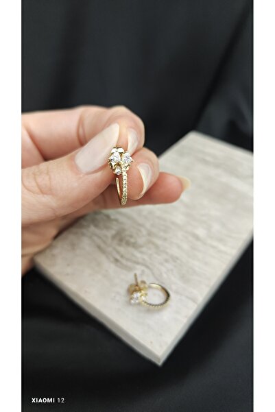 Desire Xuping 14K Zirkon Taş Detaylı Yonca Küpe