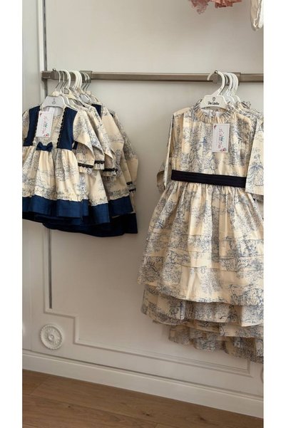 La reina petite Larina Petite off-white autumn dress with a tulle print