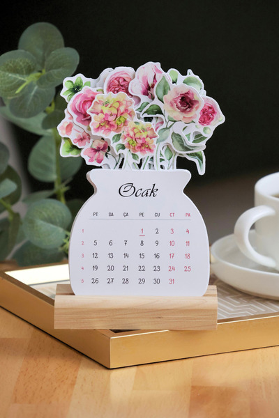 Hume Craft 2026 Pembe Çiçekli Ahşap Standlı Mini Boy Masa Takvimi, Özel Tasarım Masa Takvimi Vazodaki Çiçekler