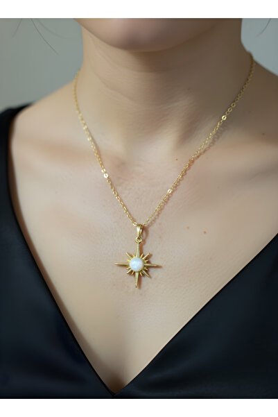 TURBİJ Gold Color Thin Chain Women's Necklace with Pink Heart Detail