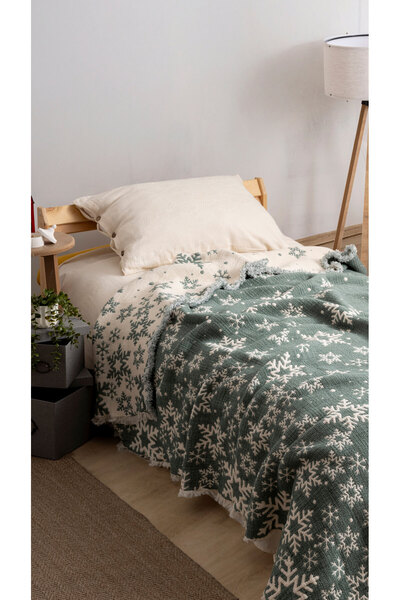 MYLASA HOME Christmas Themed Snowflake Patterned Muslin Quilt |   100% Cotton |   Single Person |   Red and Green