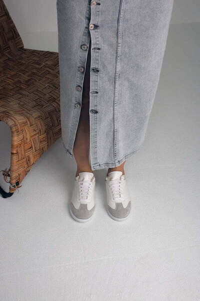 Beyond Women's White Xalda Lace-Up Leather Sneaker Byndamd001