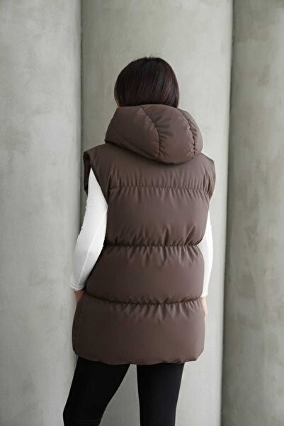 MontClup Women's Black Puffer Vest Comfortable Oversized Fit